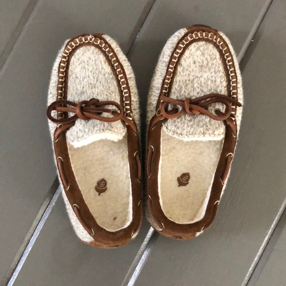 Acorn Moccasins - W7